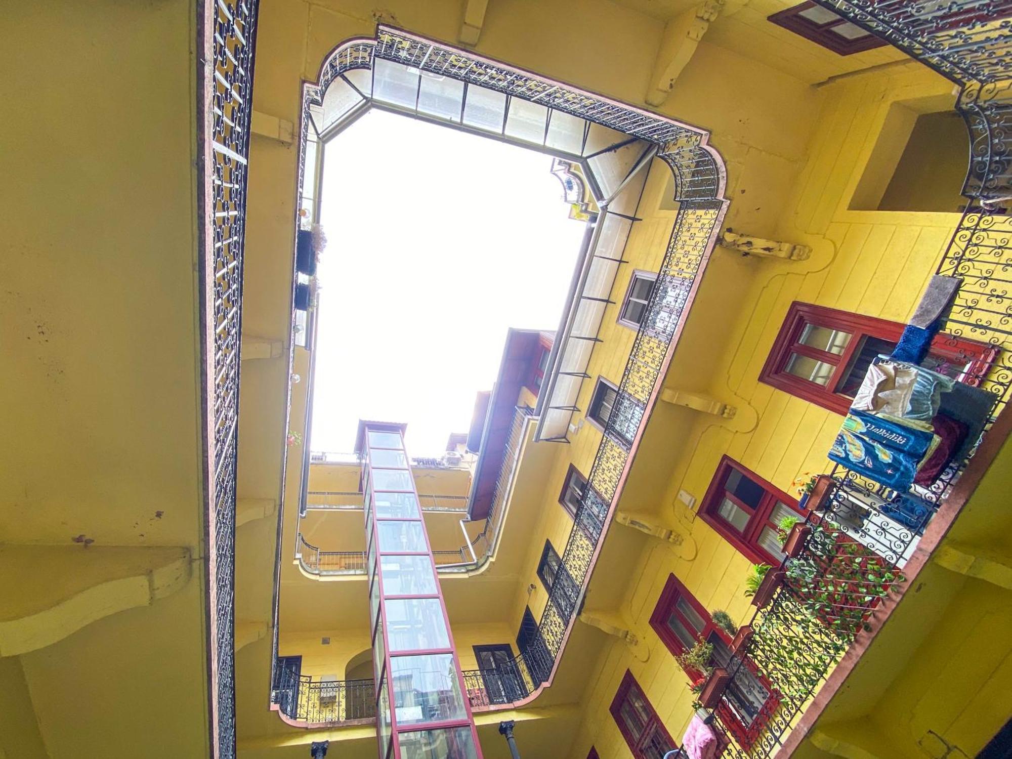 Spacious 2 Story Loft W Balcony Near Opera, Andrassy Budapest Eksteriør billede