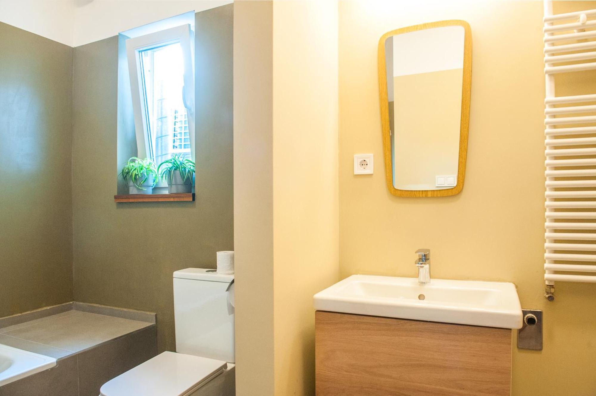 Spacious 2 Story Loft W Balcony Near Opera, Andrassy Budapest Eksteriør billede